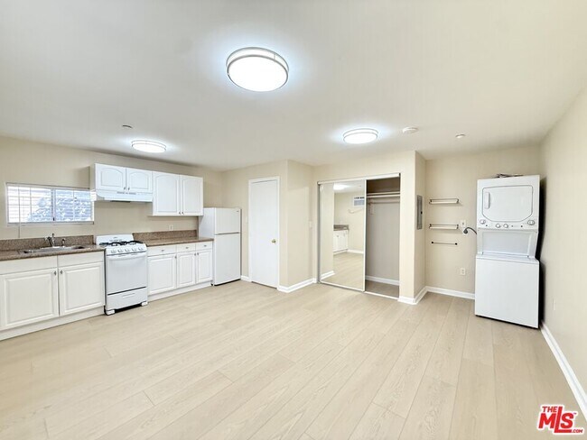 Photo - 364 N San Vicente Blvd Unit C