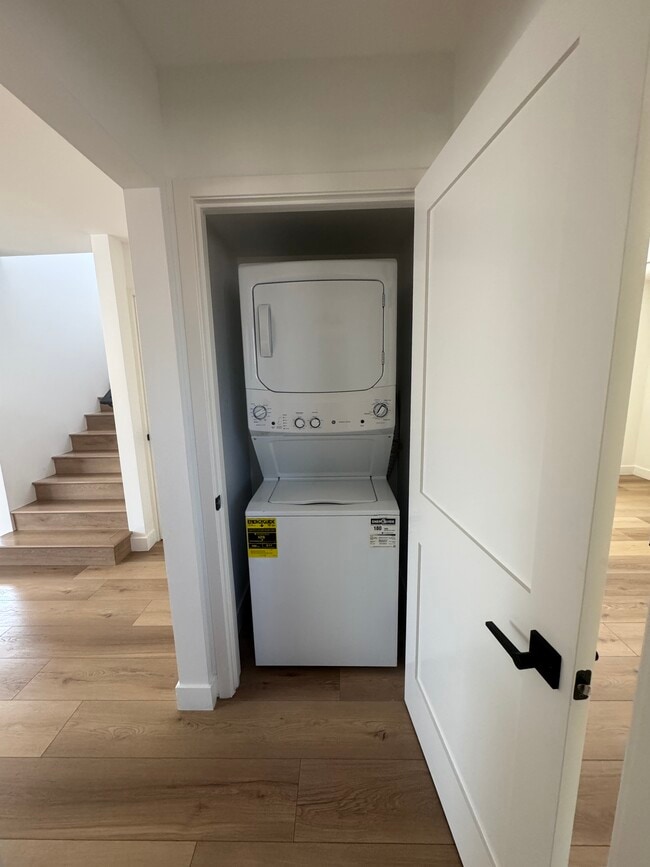 Photo - 5436 1/2 Kester Ave