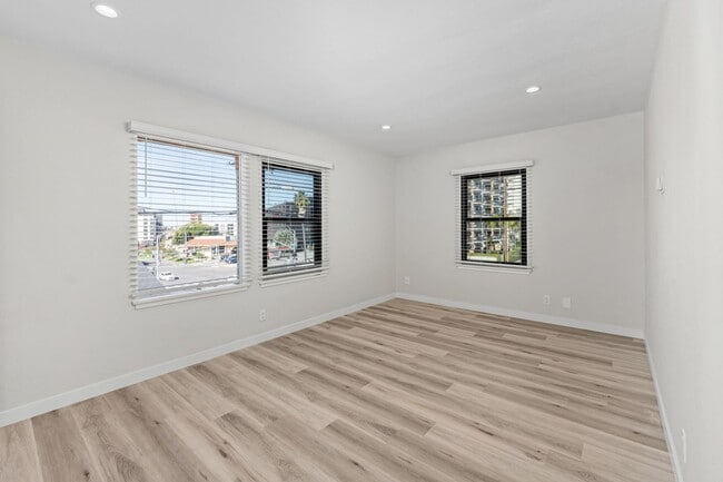 Photo - HILLCREST GREAT RENOVATED ONE BEDROOM APARTMENT. Unit 1831