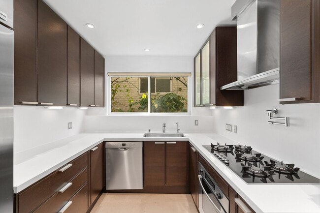 Building Photo - 10645 Wilshire Blvd Unit 101