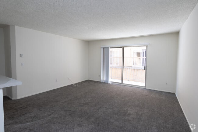 First Floor 1BR 1 BA -700SQFT - Lido Apartments - 1711 Corinth Avenue
