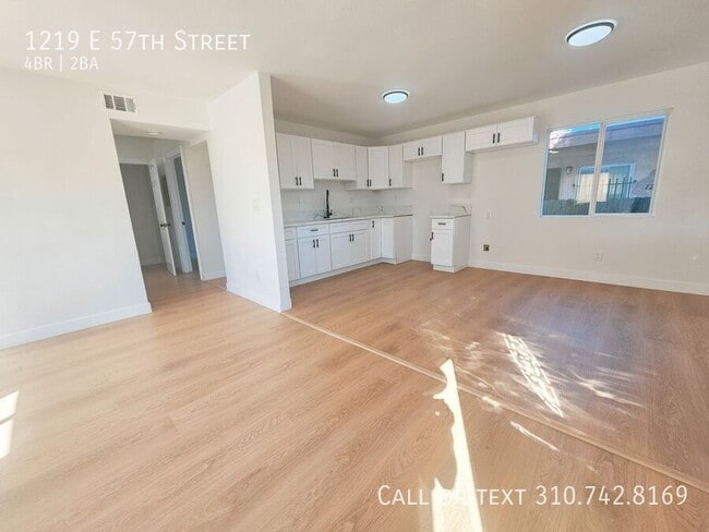 Photo - 1219 E 57th St