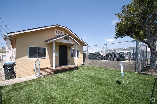 Building Photo - w4713 Unit 4713 Rental