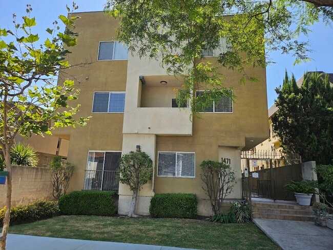1471 S. Wooster St. - 1471 S Wooster St Apartments Unit 5