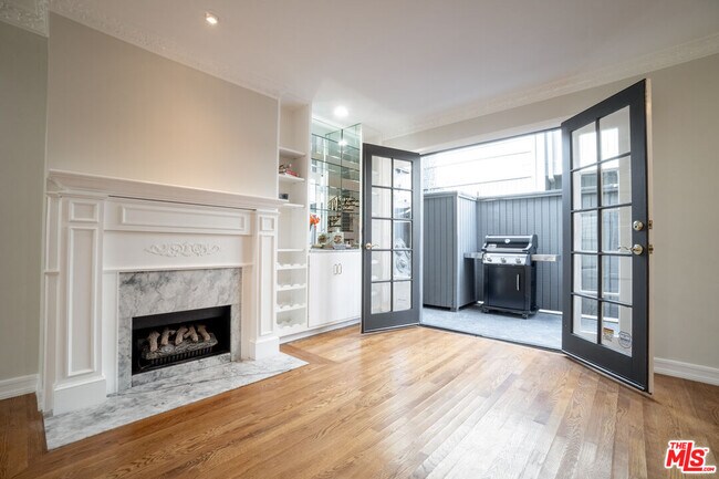 Photo - 880 Hilldale Ave Unit 3