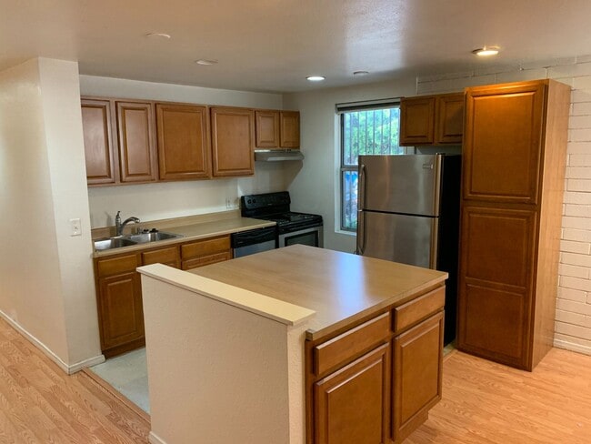 University Hillcrest - University Hillcrest Unit Loft D- Lower