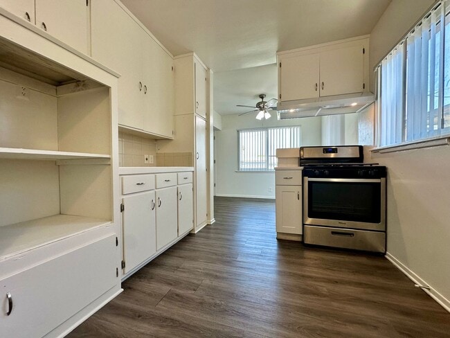 Building Photo - 12516 Truro Ave Unit A