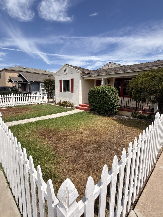 Photo - 4577 32nd St