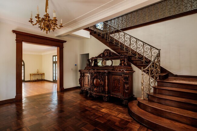Photo - 1004 N Beverly Dr