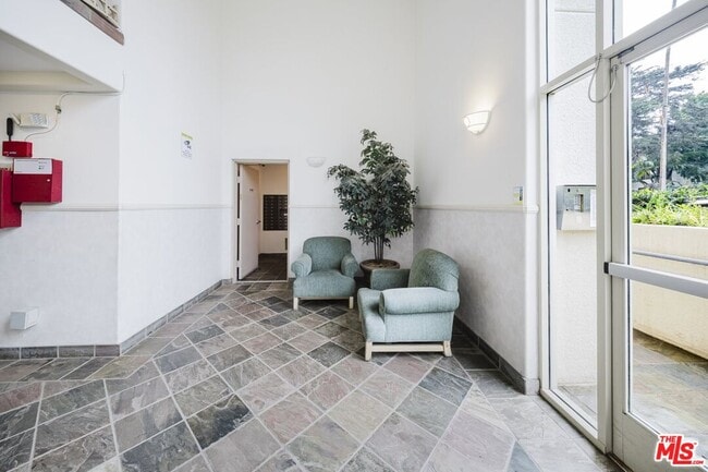 Photo - 937 12th St Unit 208