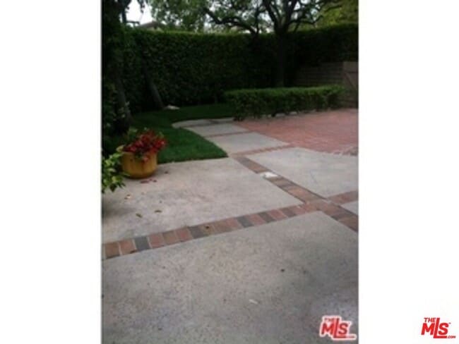 Photo - 1337 Avenida de Cortez