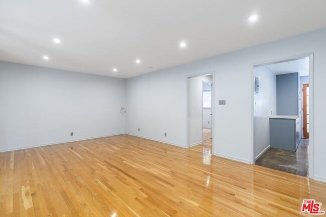 Photo - 1155 N Clark St Unit 2