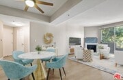 Photo - 627 N Rossmore Ave House