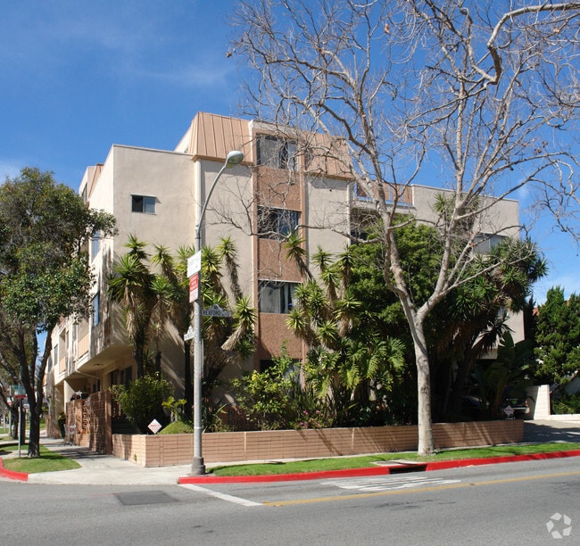 Photo - 463 Rexford Drive Apartments