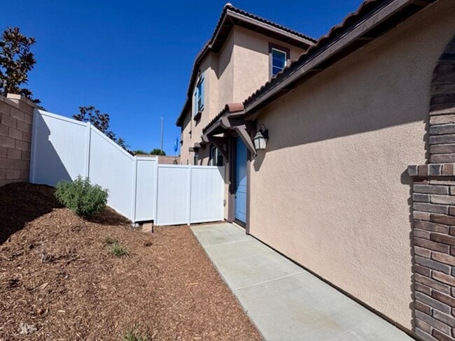 Building Photo - Welcome to your private Next Gen home in the brand-new Quartz Trail community of Menifee!