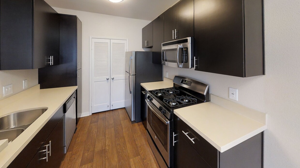 3D Tour - The Fairways at Westridge Apartments