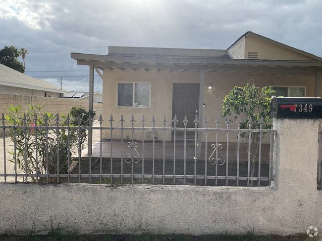 Building Photo - 7349 Cartwright Ave Rental