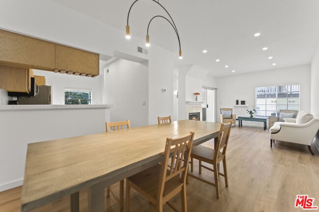 Photo - 5533 Spanish Oak Ln Unit E