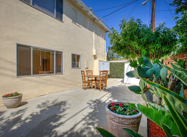 Photo - 2256 S Carmelina Ave Apartments