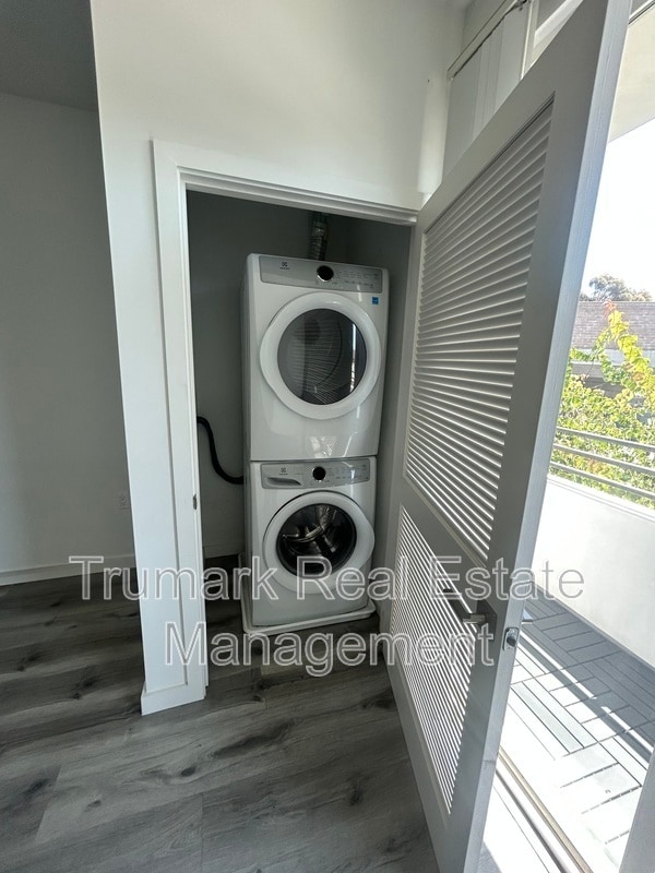Photo - 11408 Sarah St Unit 205