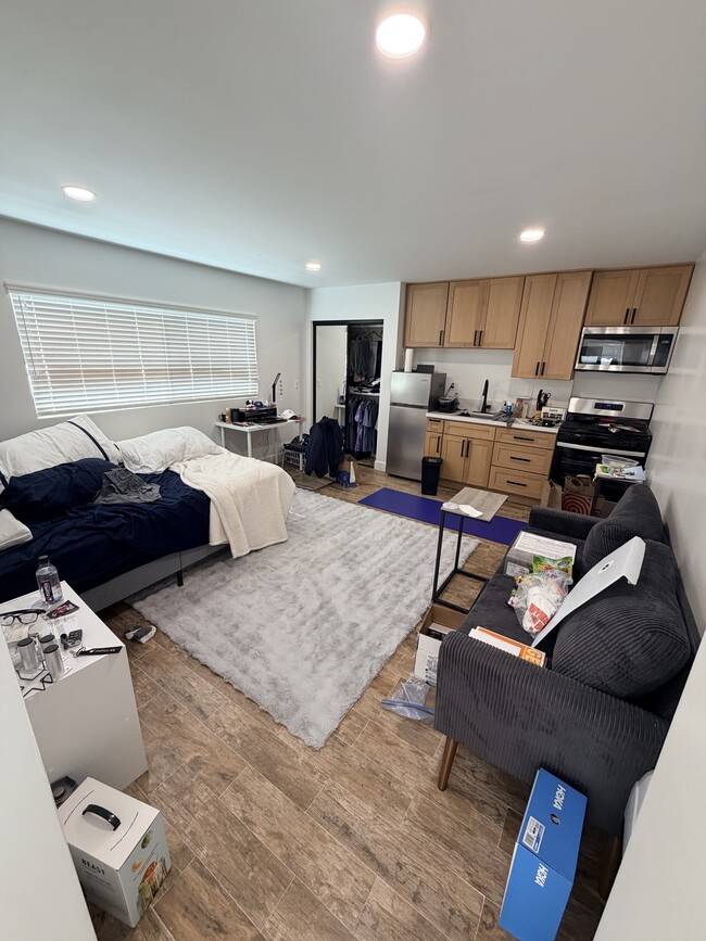 Building Photo - 1739 Monterey Blvd Unit Hermosa Beach Studio