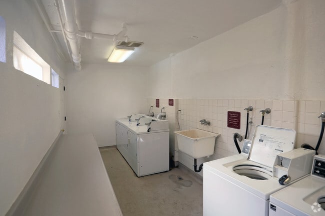 Laundry - Park Montair