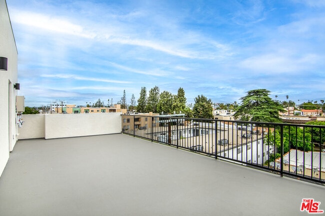 Photo - 14333 Sylvan St Unit 501