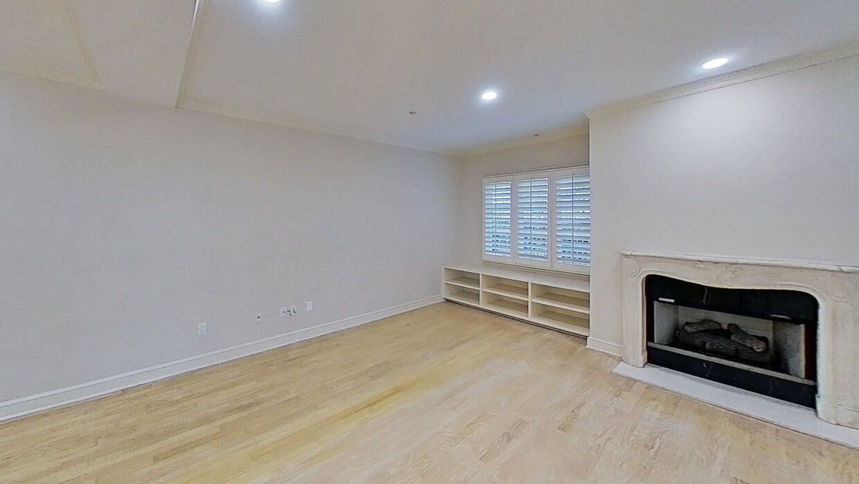 3D Tour - 277 S Spalding Dr Unit 102