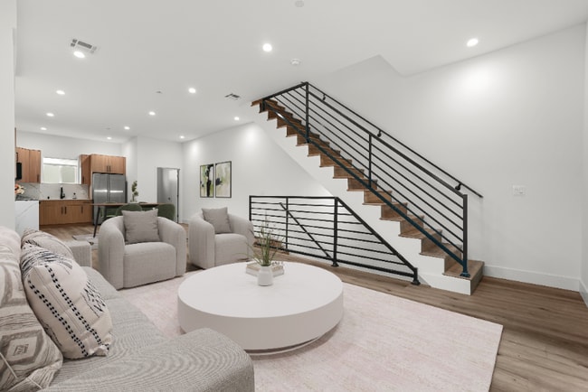 Photo - 4443 Auckland Ave Townhome