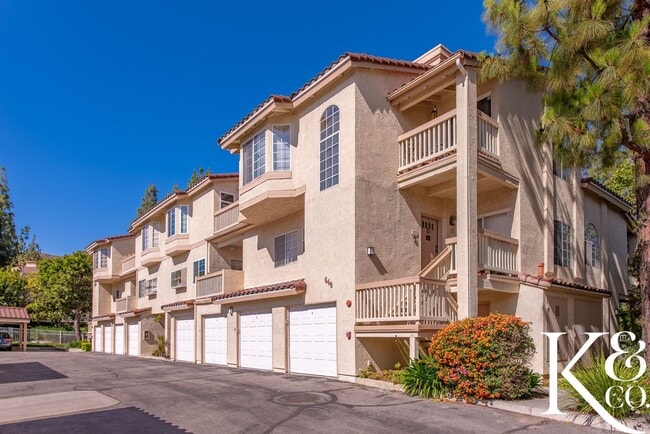 Building Photo - Relaxing Home in Vibrant Community with Pool, Spa, and Courts