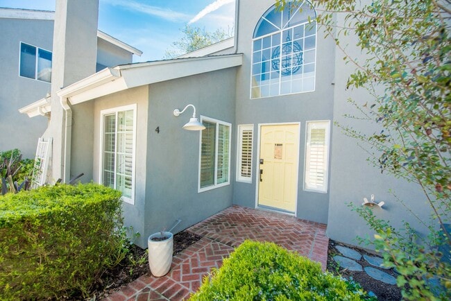 Photo - Eastside Costa Mesa Gem