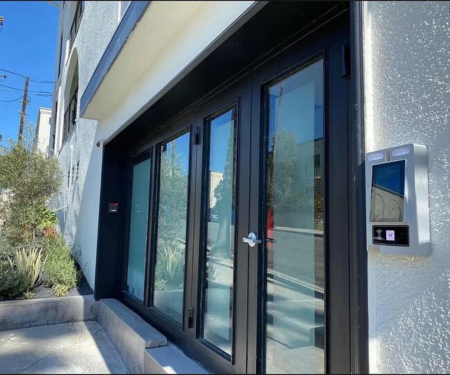 Photo - 300 Bay Street Unit 14