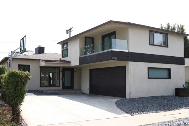 Building Photo - 11336 Montana Ave