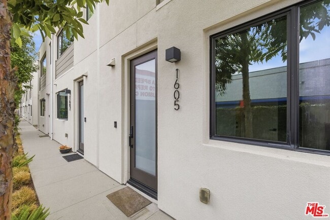 Photo - 1605 Arla Way