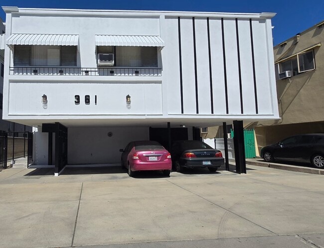 Photo - 361 N Hayworth Ave Unit 8