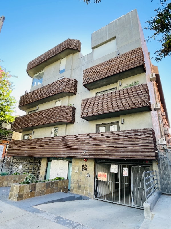 Photo - 7044 Hawthorn Ave Unit 115