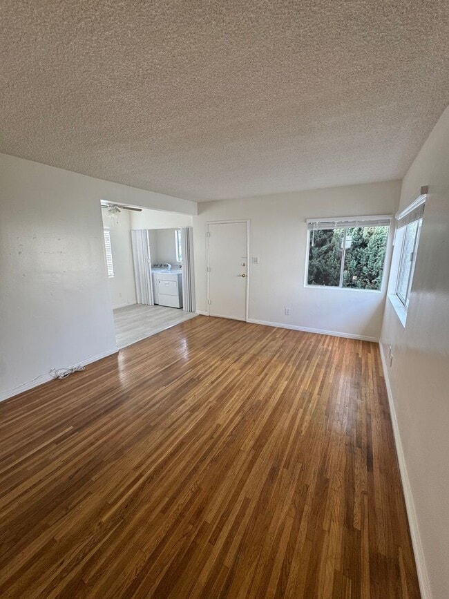 Building Photo - 624-624 W Riggin St Unit 624D