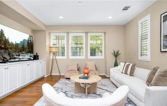 Building Photo - 66 Full Moon Unit 211