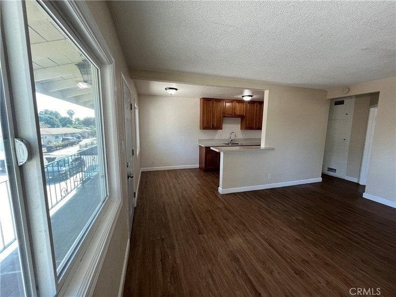 Photo - 1044 Wallgreen St