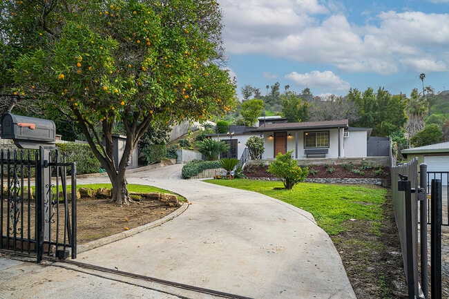 Photo - 1818 Wollam St