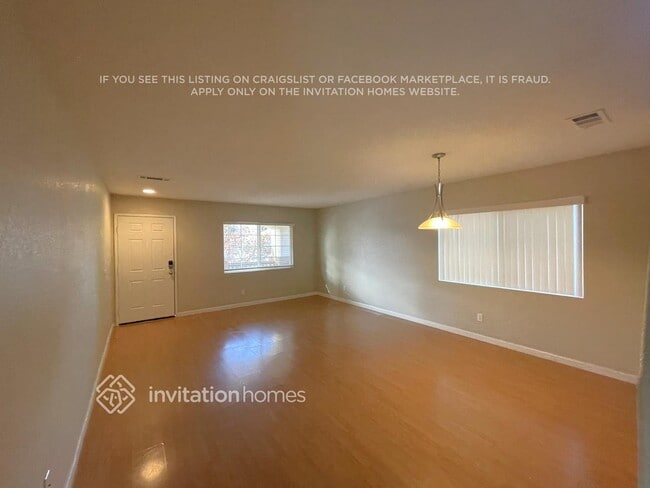 Photo - 1529 Granville Way