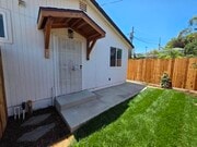 Photo - 2040 Earl St House
