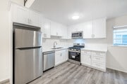 1BR, 1BA - 715SF - Kitchen - Las Casitas Apartments