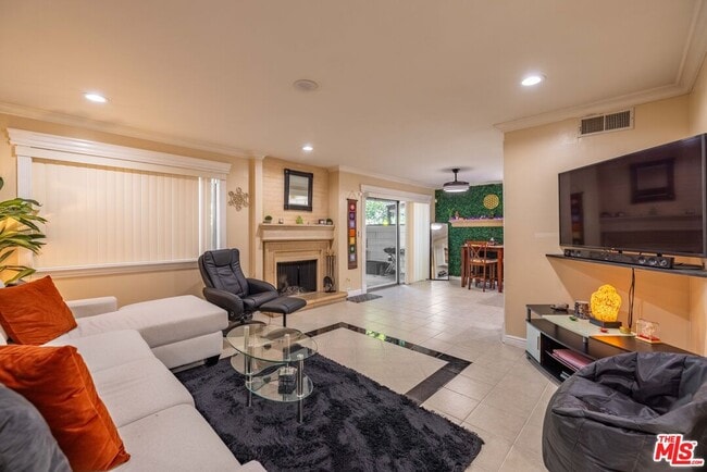 Photo - 8505 Burnet Ave