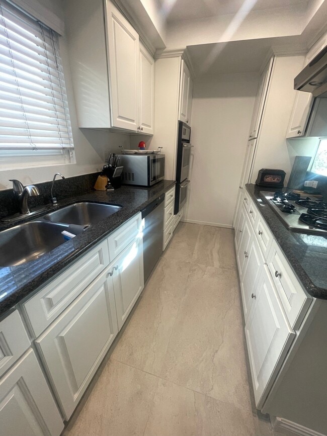 Photo - 1307 Aviation Blvd