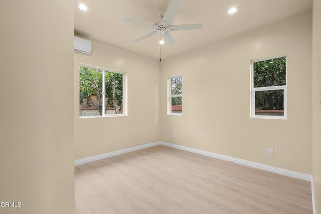 Photo - 148 S Parish Pl