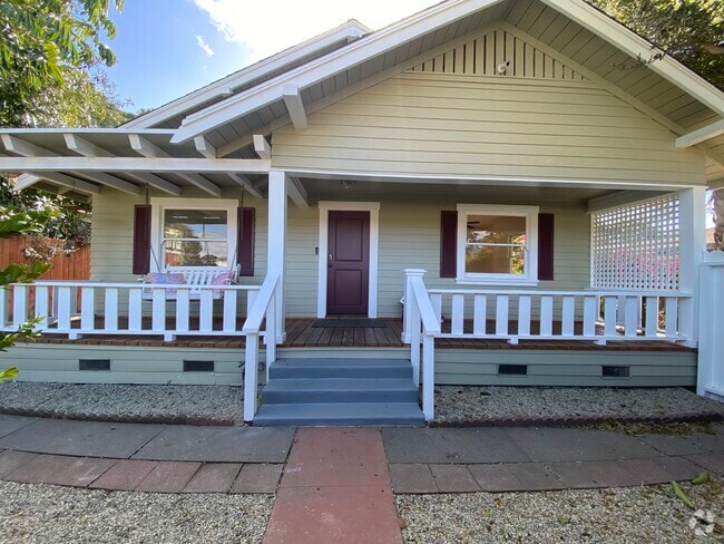 Building Photo - 1027 Chino St Rental