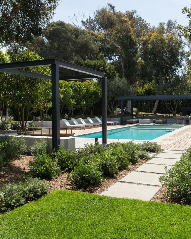 Photo - 7310 Birdview Ave