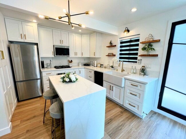 Photo - 5311 Lockhurst Dr