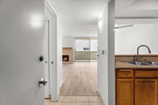 Building Photo - Bright Upper Level Encino Condo with Balcony, Fireplace, and Resort-Style Pool Unit 232